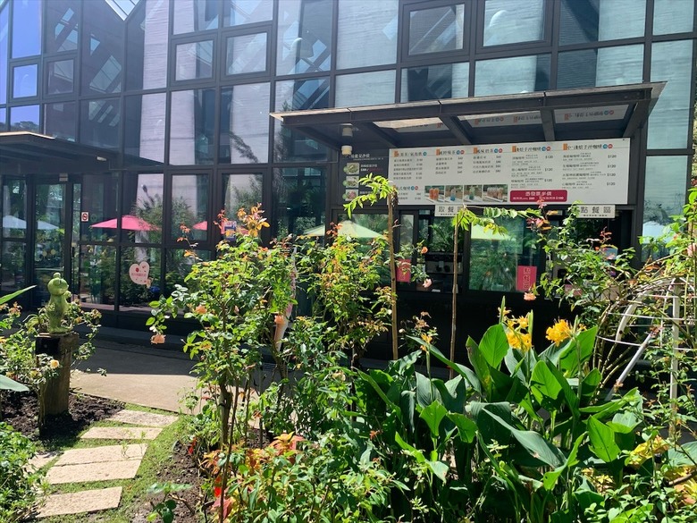 點我看大圖 七里香玫瑰森林花園,一年四季都有不同的風情,走走步道呼吸芬多精,春秋兩季有玫瑰花海可欣賞