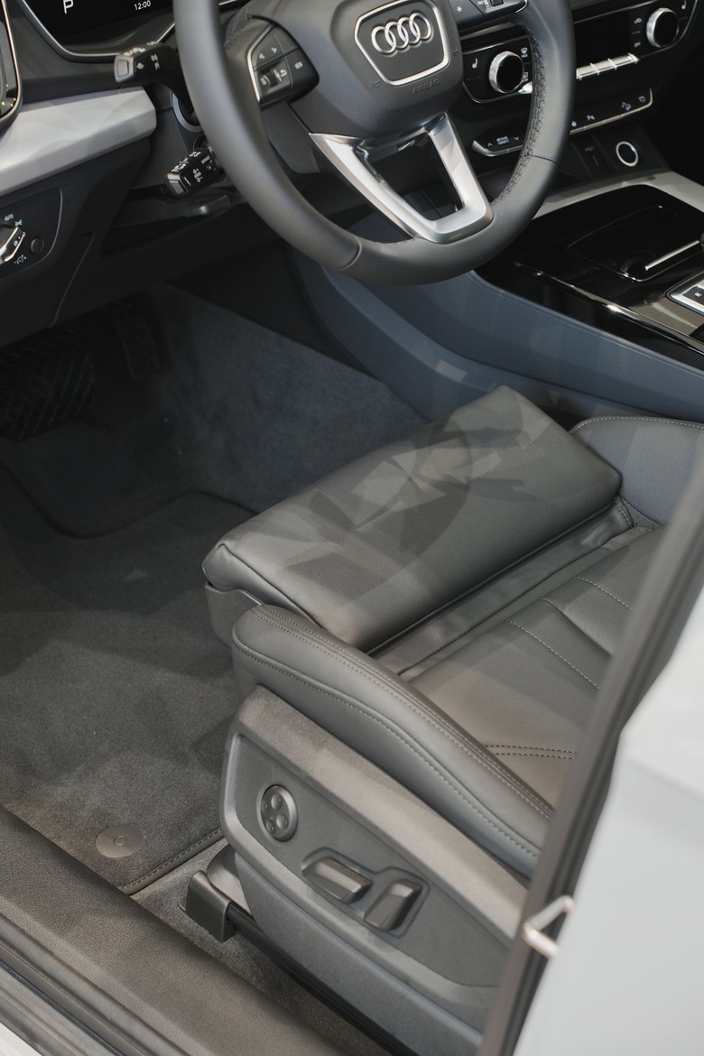 Q5 Sportback 40 TFSI quattro S line Black Edition｜金屬冰川白 Glacier White｜實車照片分享