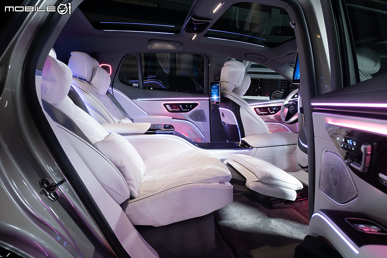 Mercedes-Maybach EQS 680 SUV Night Series 試駕｜黑夜裡更閃亮動人的電動休旅旗艦！
