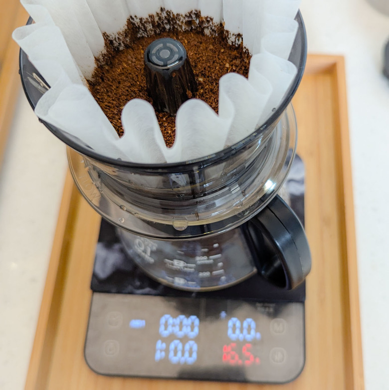 我說：這帶把濾杯是公的 -- Hario FLOW Dripper Tritan版