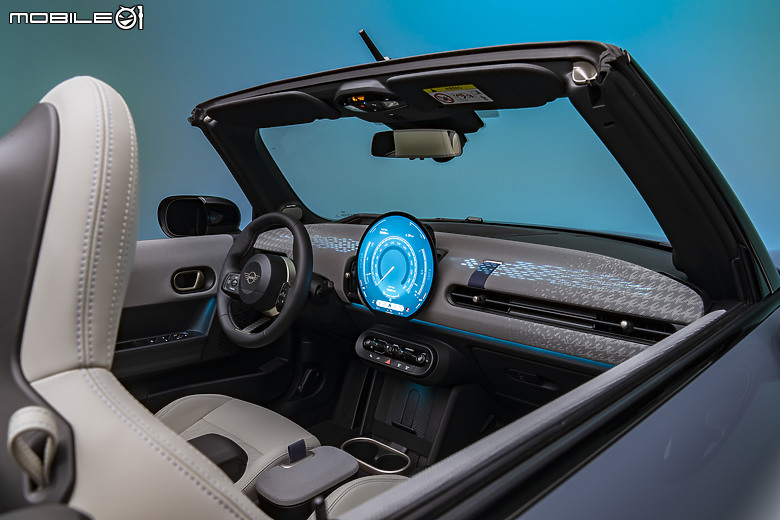 【海外新訊】MINI Cooper Convertible正式亮相,18秒開篷、全新內裝佈局!