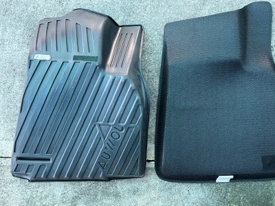 【分享】Tesla MY LR~我還是換了新的3D卡固腳踏墊