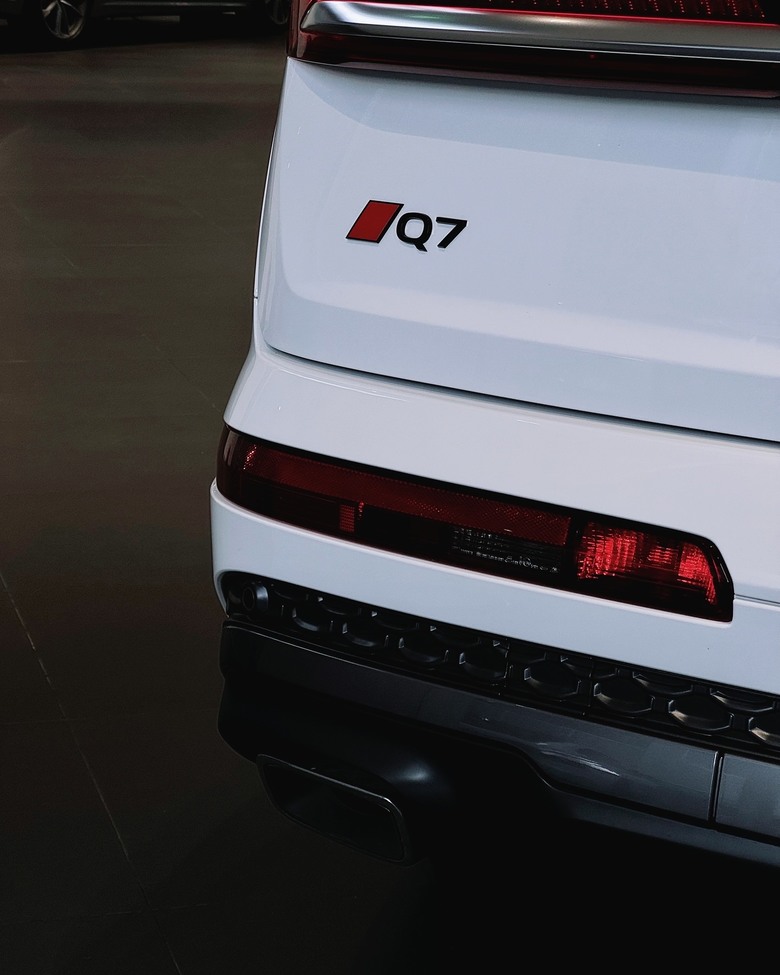 Audi Q7 45 TFSI quattro｜小改款｜金屬冰川白 Glacier White 2Y｜實車照片分享