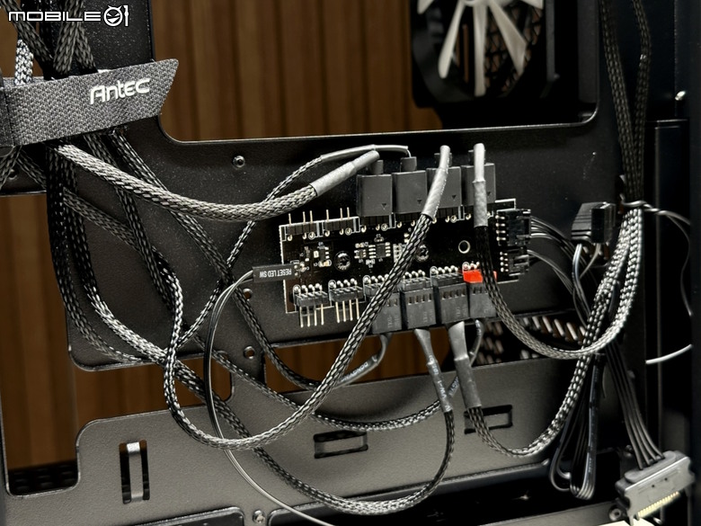 無光黑色信仰貓頭鷹 ft. Antec C7 ARGB