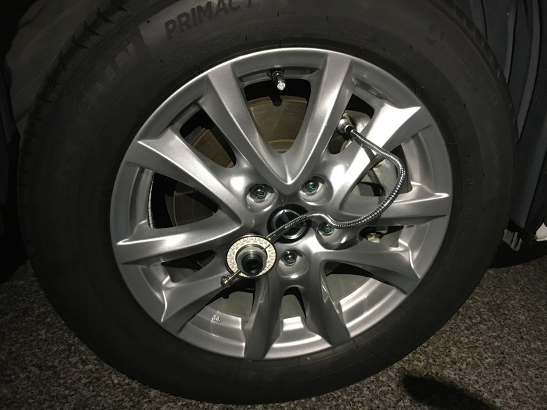 Mazda 3 換鋁圈螺絲