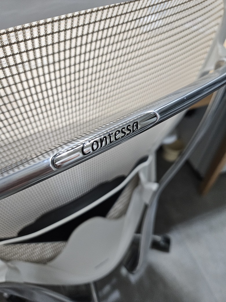 人體工學椅對比 - Okamura Contessa II and Herman Miller Embody