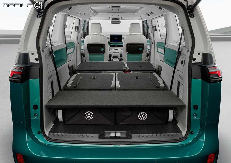 福斯商旅 Volkswagen ID.Buzz 正式上市|單色版239.8萬元、雙色版限時優惠加價8.8萬元!