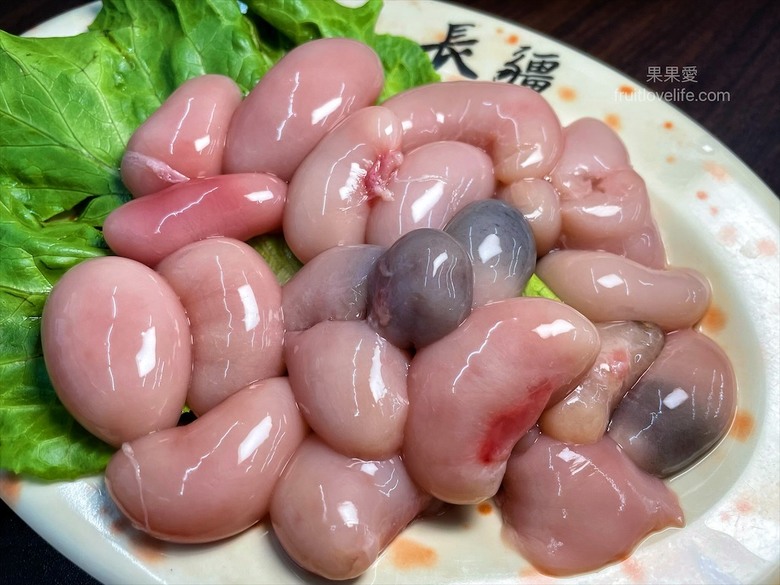 點我看大圖 炭燒羊肉爐火鍋,湯頭好喝,羊肉肉質軟嫩,秋冬進補、聚餐好地方