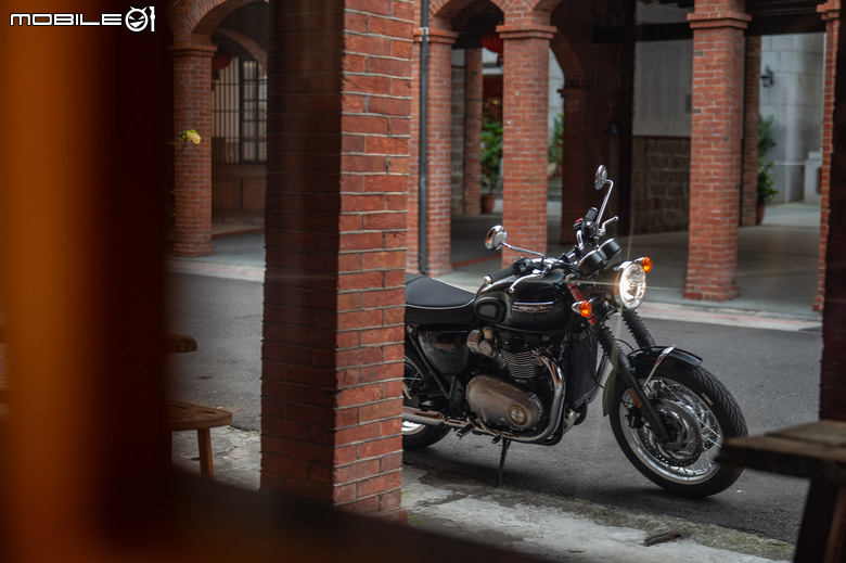 TRIUMPH Bonneville T120 試駕|何謂經典?我就是經典!