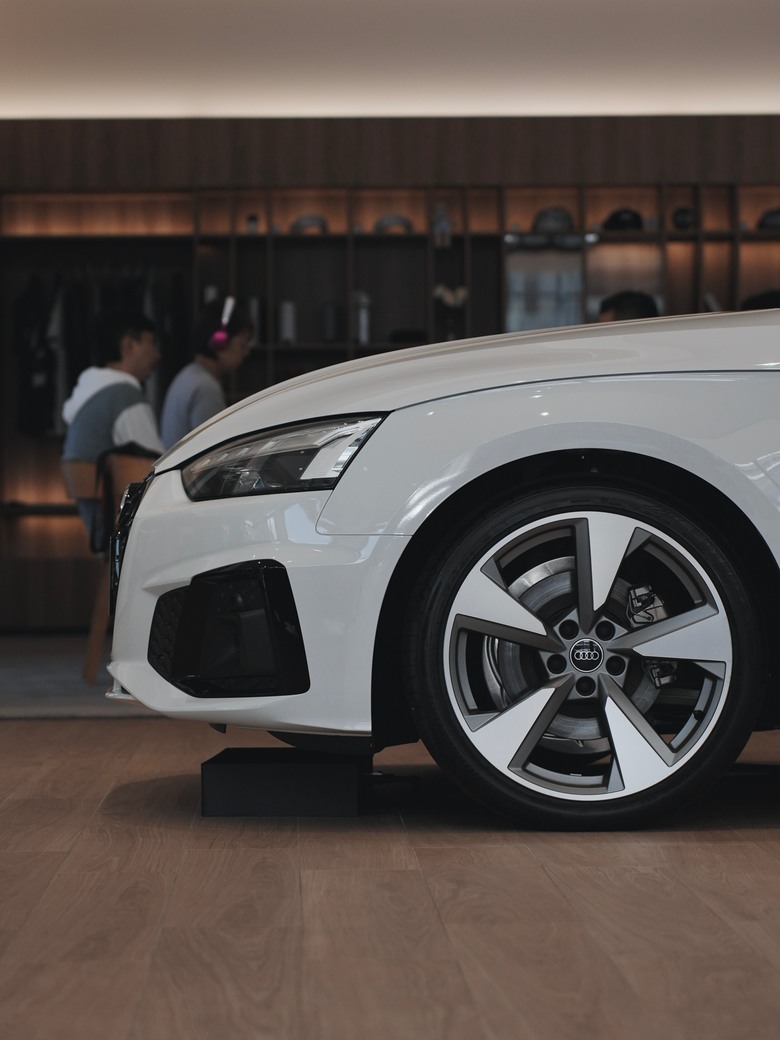 A5 Sportback 40 TFSI S line 金屬冰川白