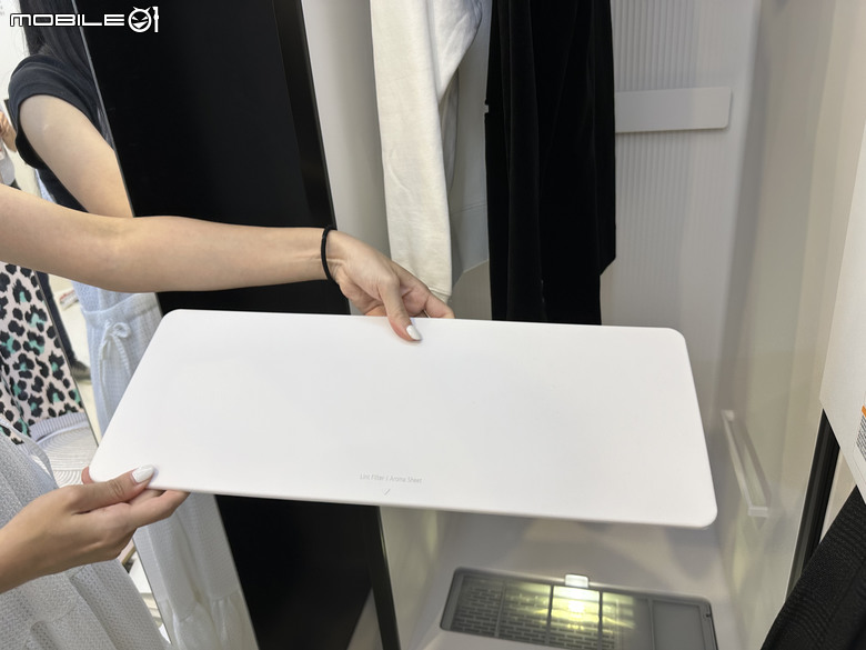 【現場體驗】LG Styler 蒸氣電子衣櫥第二代，內建高壓蒸氣掛燙機，AI護理衣物
