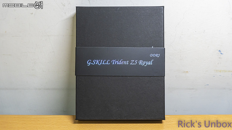 【開箱】尊爵不凡的視覺饗宴 | G.SKILL Trident Z5 Royal 皇家戟 DDR5 SILVER 24Gx2 7200MHz