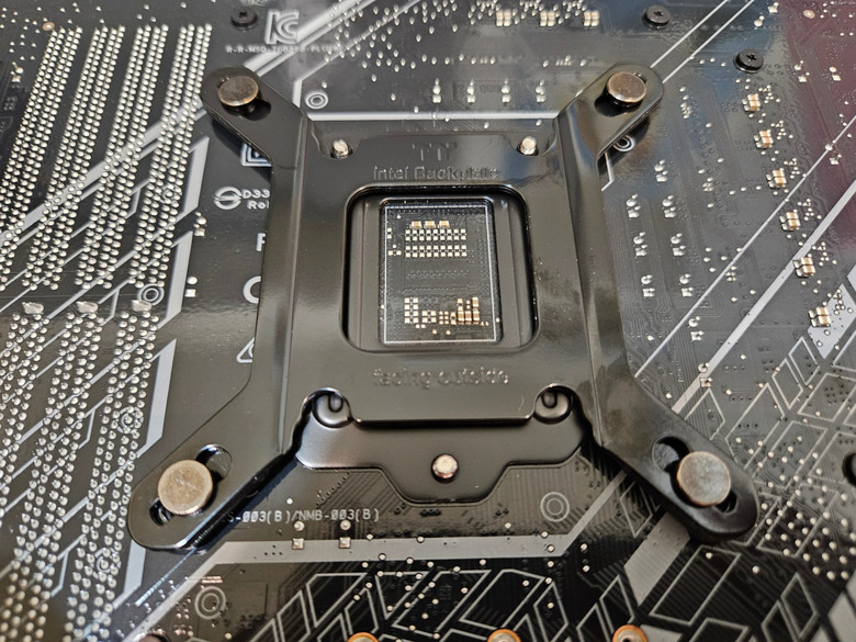 【開箱】雙塔奇城!TT曜越 ASTRIA 600 ARGB主板連動版CPU散熱器(主機板風扇)