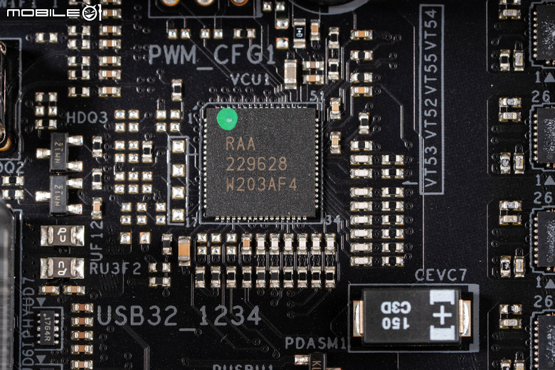 ASRock X870E Taichi 主機板開箱實測 以低調沉穩設計提供強大擴充性能