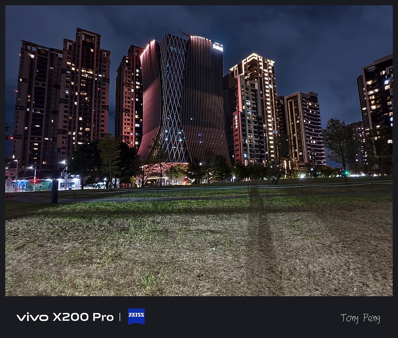 點我看大圖 Vivo X200 pro 簡單開箱