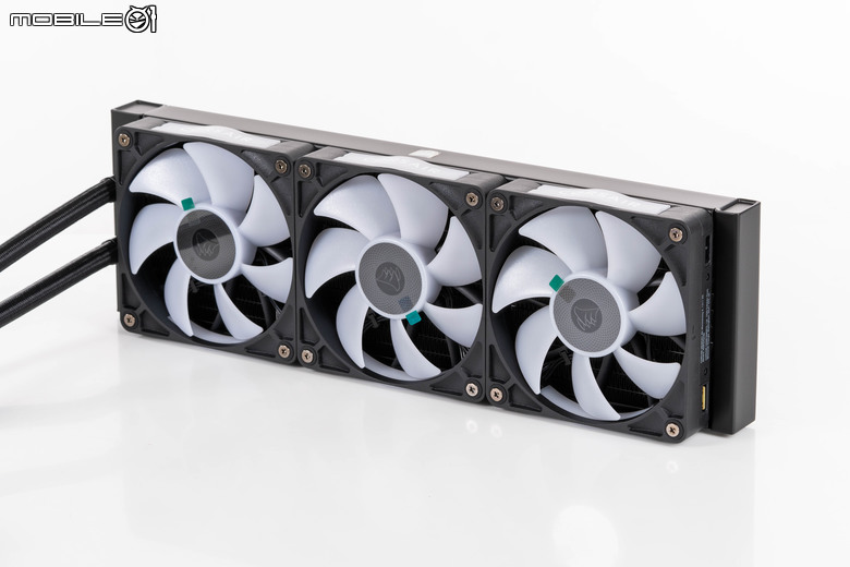 CORSAIR iCUE LINK TITAN 360 RX RGB 一體式水冷散熱器開箱試用 以更高的溫度壓制力應對未來處理器挑戰