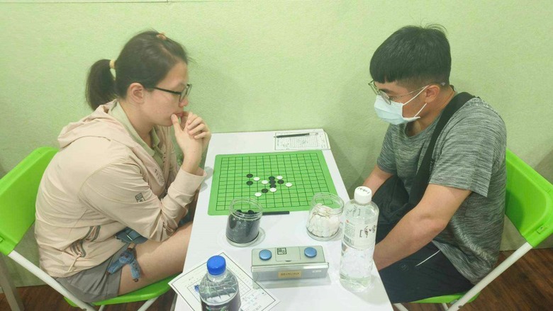 直擊柑棧盃︰五子棋高手們的致勝佈局全揭秘!