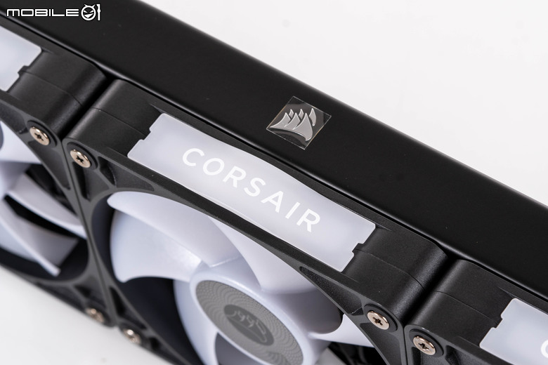CORSAIR iCUE LINK TITAN 360 RX RGB 一體式水冷散熱器開箱試用 以更高的溫度壓制力應對未來處理器挑戰