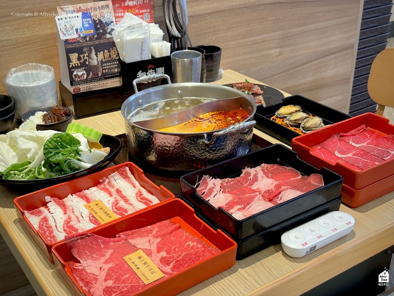 點我看大圖 高雄前鎮|和牛涮日式放題鍋物夢時代店_王品集團和牛火鍋吃到飽