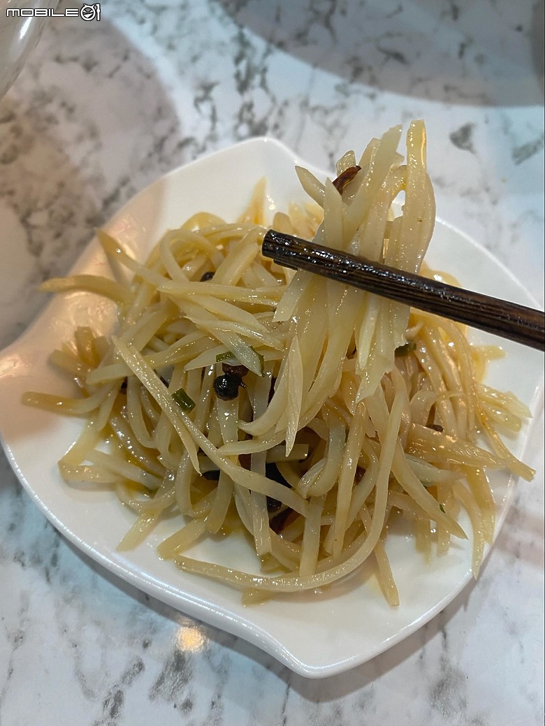 【板橋食記 】板橋超正宗的雲川料理，鷄小二烏雞米線，四川特色料理