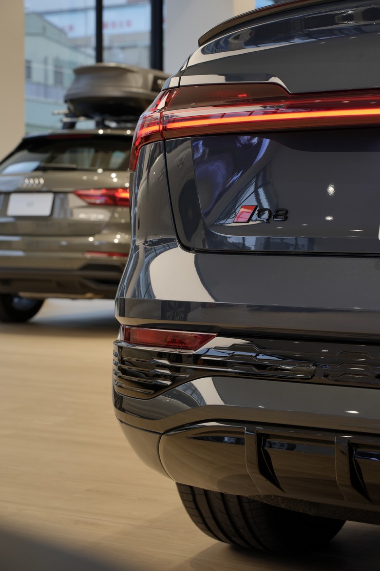 Audi Q8 Sportback e-tron 50 quattro S line｜金屬電漿藍 Plasma Blue 3D｜實車照片分享