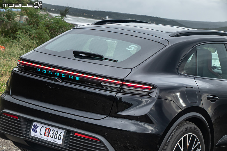Porsche Macan 純電大改款試駕｜重新定義純電休旅的操控天花板！