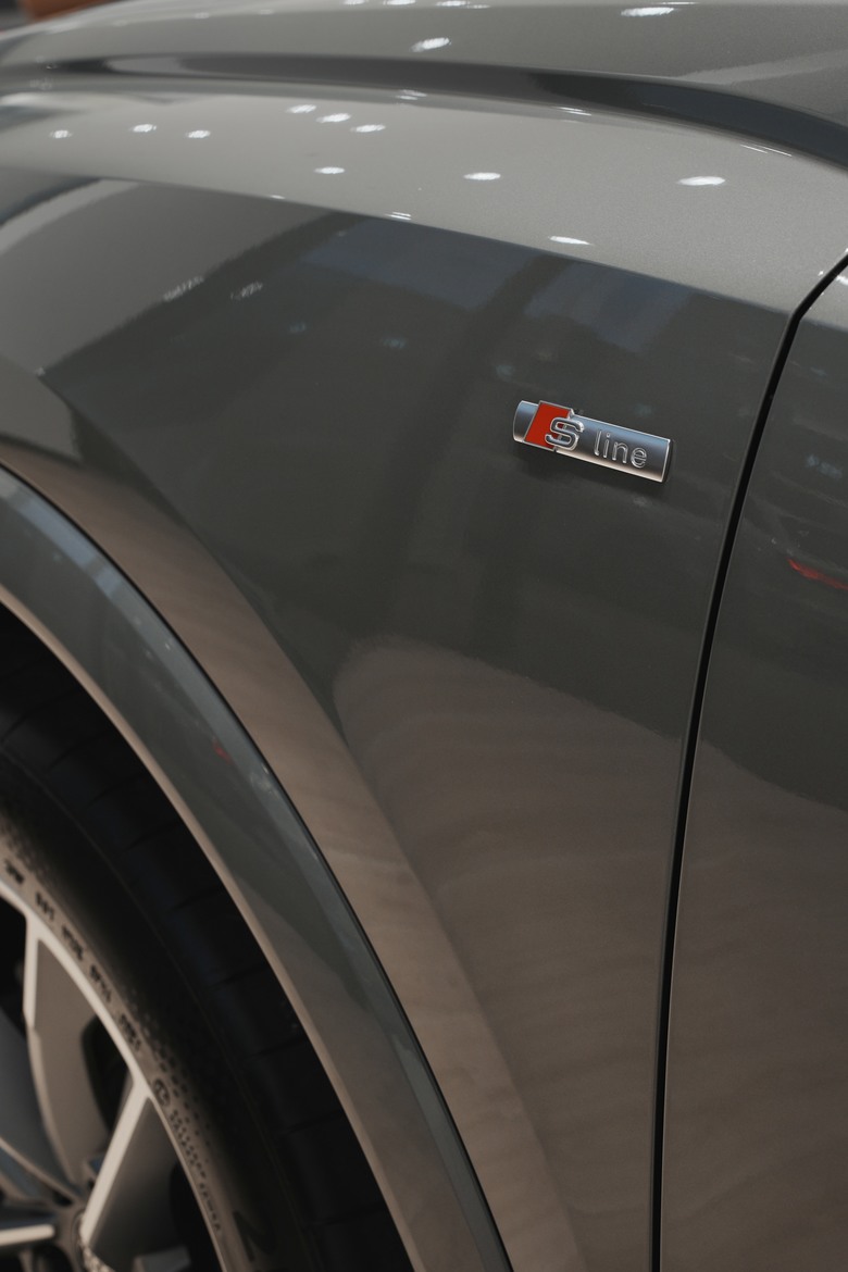 Audi Q3 40 TFSI quattro S line｜金屬克洛諾斯灰 Chronos Grey Z7｜實車照片分享