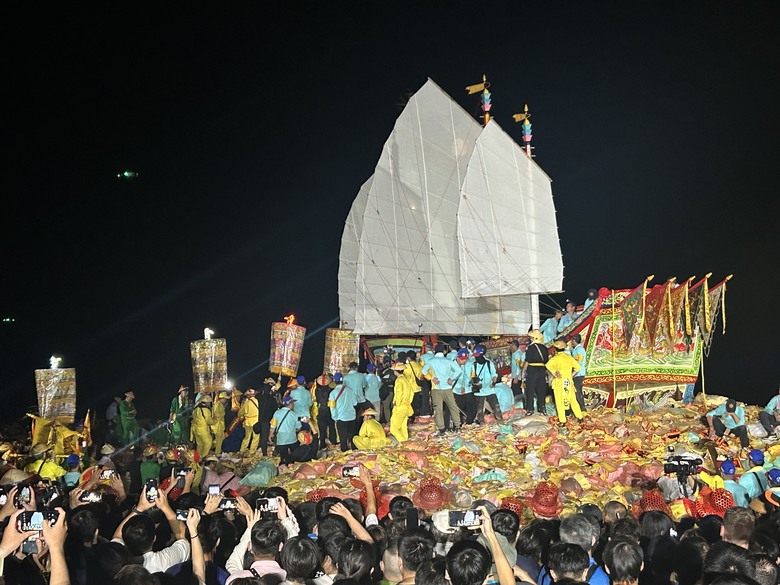 騎遊東港迎王祭典(順風相送)送王篇