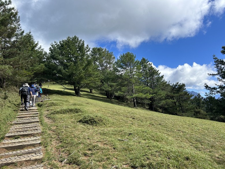 登麟趾山 朝聖台灣之巔玉山