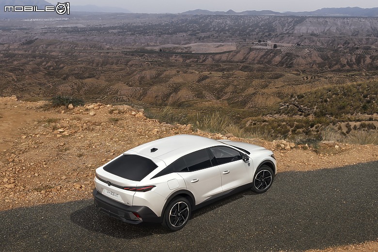 【2024巴黎車展】Peugeot E-408展前搶先發表,單馬達210hp、最大續航453公里!