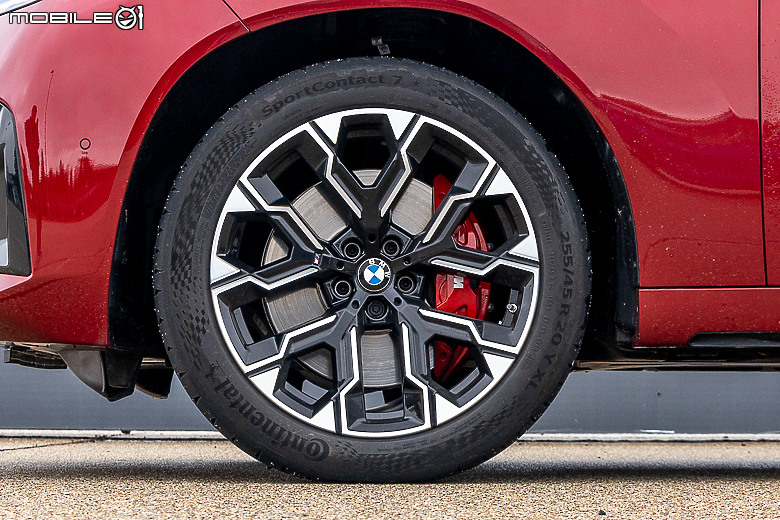 BMW 大改款 X3 德國試駕｜加諸科技新風貌，再度擦亮 SAV 招牌！