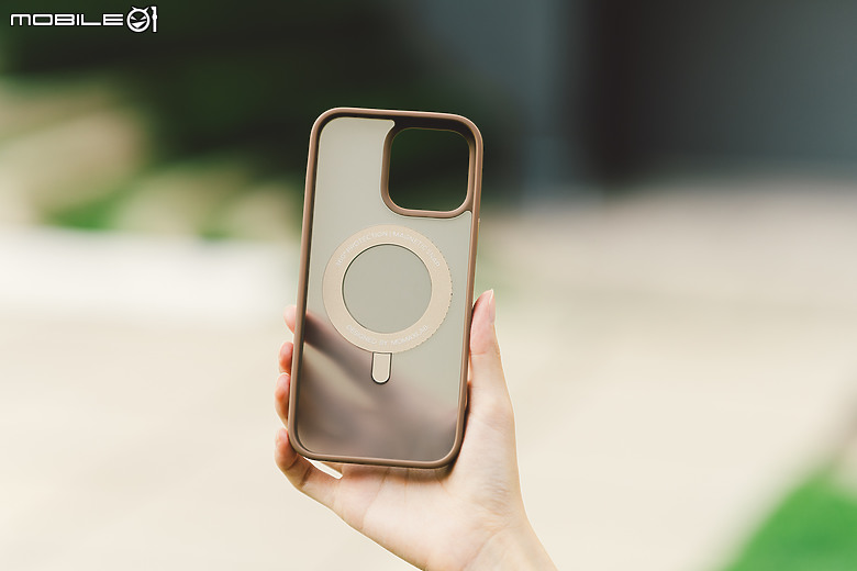 iPhone 16手機殼開箱 – MOMAX MagSafe 支架手機殼、手機編織掛繩開箱實測