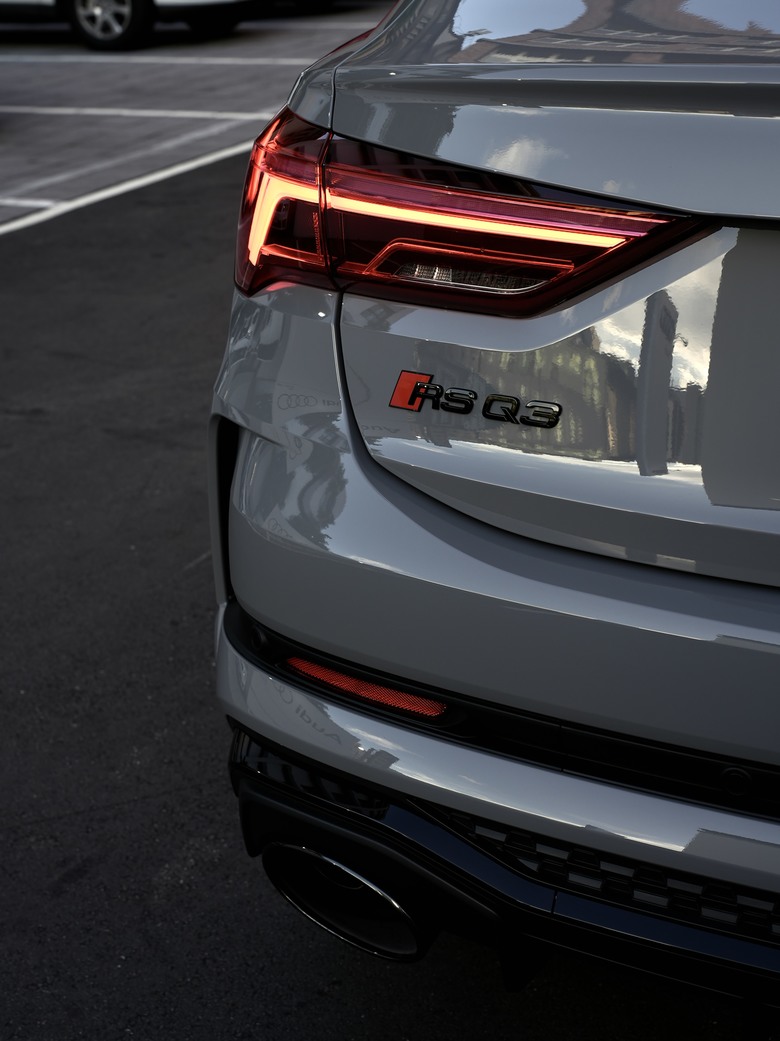 Audi RS Q3 Sportback｜磐石灰 Nardo Gray T3｜交車照片分享
