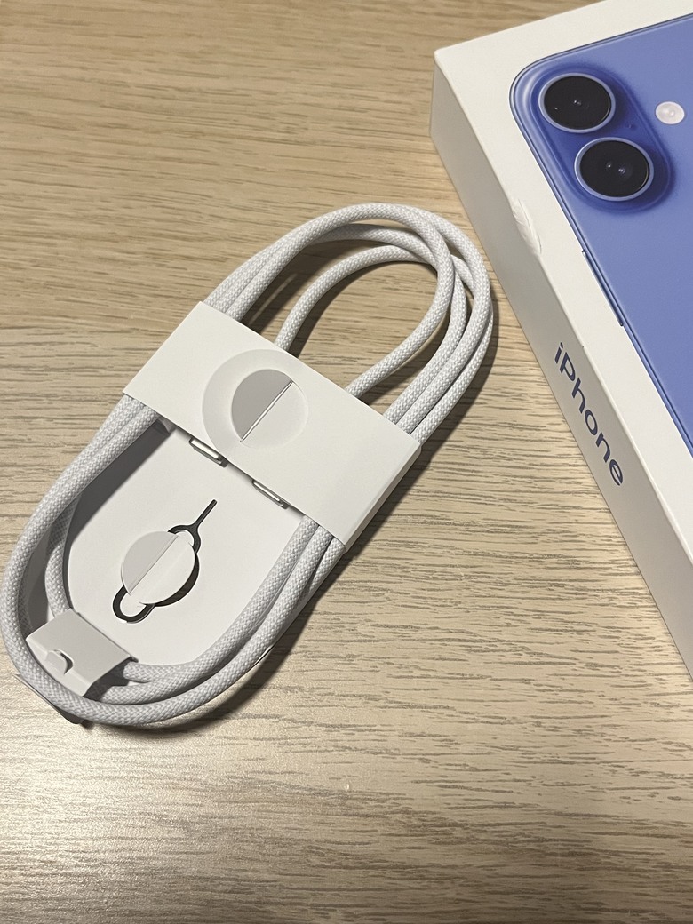 藍色控的福音:開箱iPhone16湛海藍&犀牛盾jellytint!