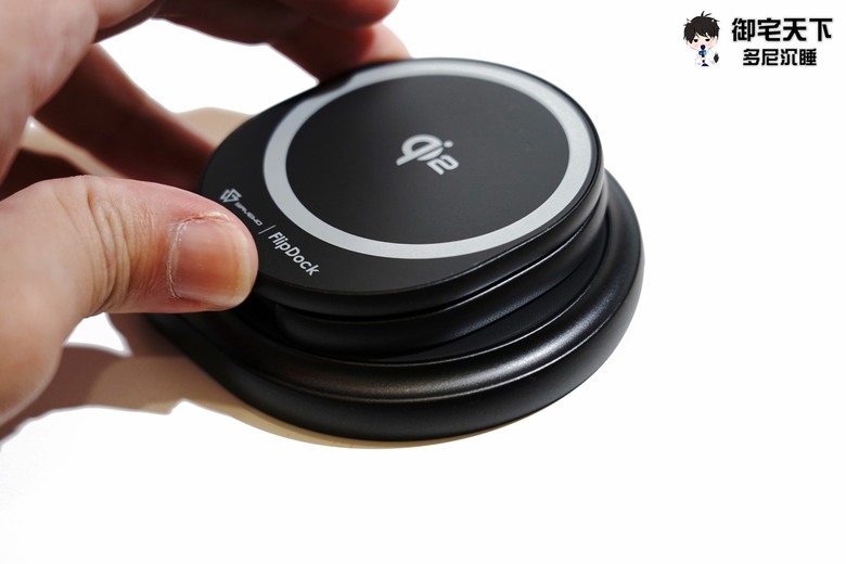 開箱｜【信星科技】SAVEWO 救世 FlipDock Qi2 三合一磁吸摺疊旋轉無線充電座（FD-W31Q2） - 支援 Qi2 充電、360 度自由旋轉，滿足你的各種角度需求！