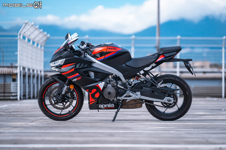 Aprilia RS 457試駕|藏不住的武鬥派熱血!同級最強雙缸小獅王!