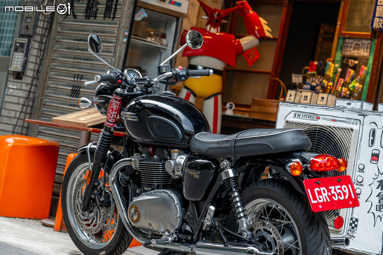 TRIUMPH Bonneville T120 試駕｜何謂經典？我就是經典！