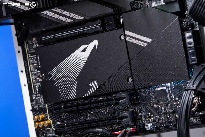 技嘉 X870 AORUS ELITE WiFi 7 主機板開箱實測 在低調外觀設計下提供更多性能潛力平台選擇