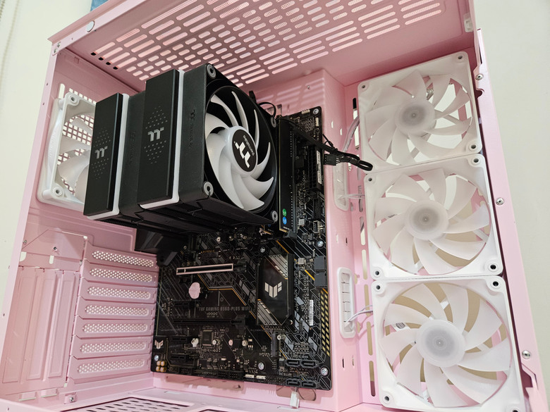 【開箱】雙塔奇城!TT曜越 ASTRIA 600 ARGB主板連動版CPU散熱器(主機板風扇)