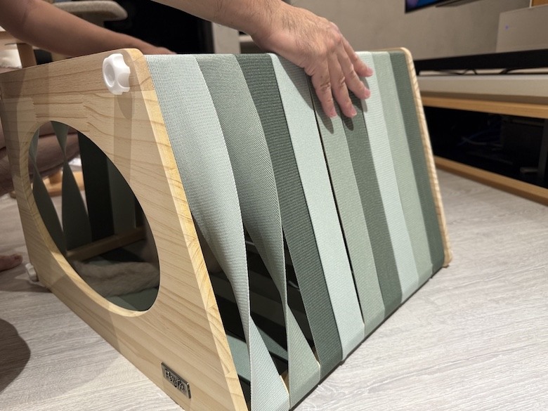 組裝簡單又好看! PETSFIT Modern Style Wood Cat House with Soft Mat 貓屋開箱