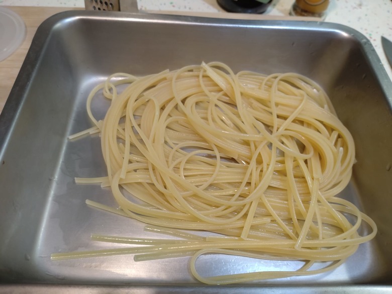 巷口麵店傳說:把簡單的料理做到極致的"橄欖油蒜香義大利麵"
