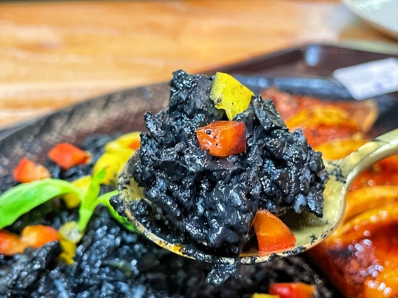 點我看大圖 七里香玫瑰森林花園,一年四季都有不同的風情,走走步道呼吸芬多精,春秋兩季有玫瑰花海可欣賞