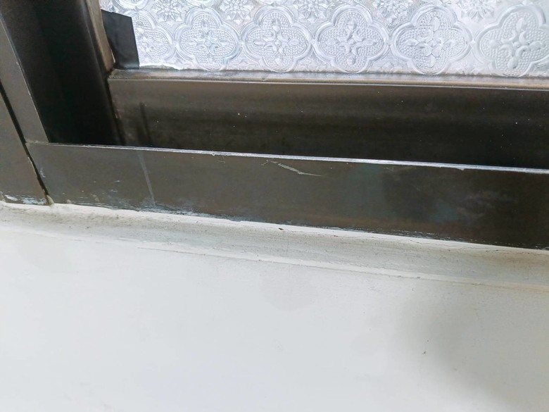 下雨縫隙漏水怎麼處裡?