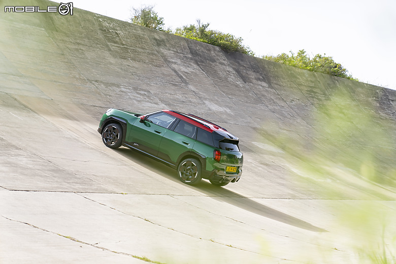 【2024巴黎車展】MINI JCW Electric/Aceman連袂亮相，新一代純電小鋼砲、性能小休旅誕生！