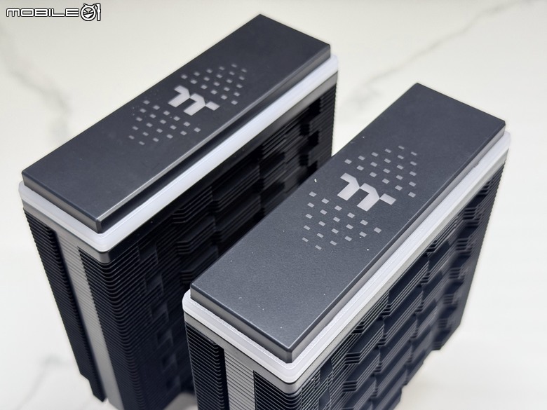 星辰繽紛燈效！雙塔散熱器 TT ASTRIA 600 ARGB