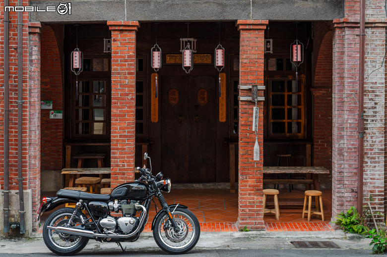 TRIUMPH Bonneville T120 試駕|何謂經典?我就是經典!