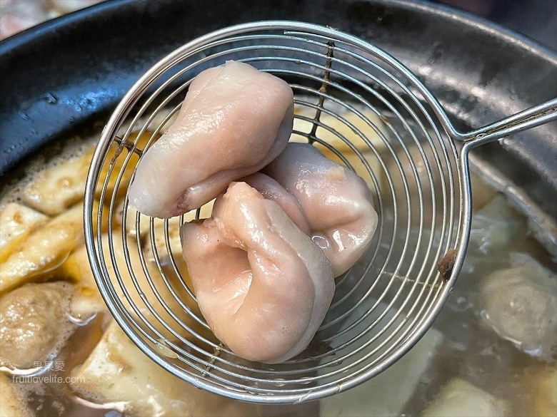 點我看大圖 炭燒羊肉爐火鍋,湯頭好喝,羊肉肉質軟嫩,秋冬進補、聚餐好地方