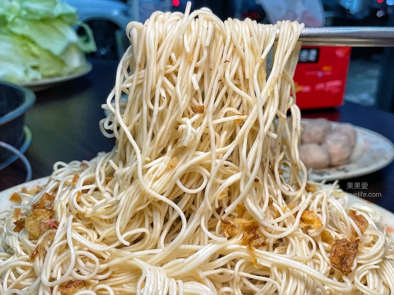 點我看大圖 炭燒羊肉爐火鍋,湯頭好喝,羊肉肉質軟嫩,秋冬進補、聚餐好地方