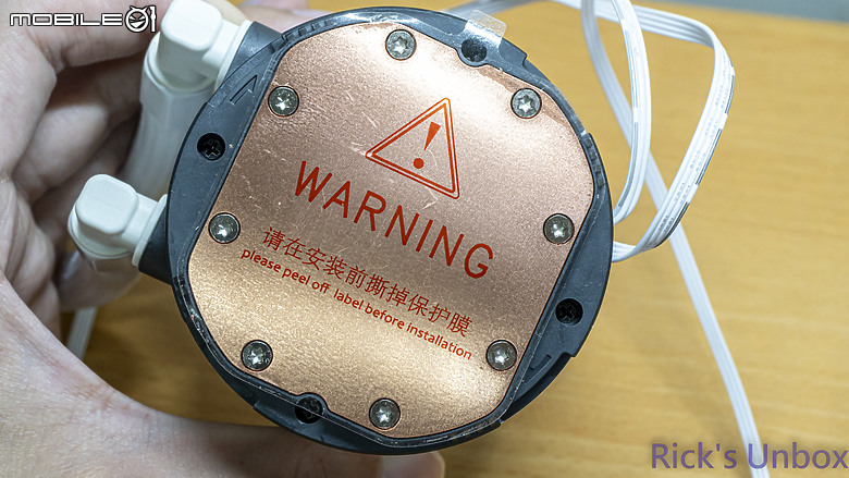 【開箱】冰炫風降溫效果的"冰旋峰"水冷 | darkFlash DN360S 冰旋峰 LCD WHITE