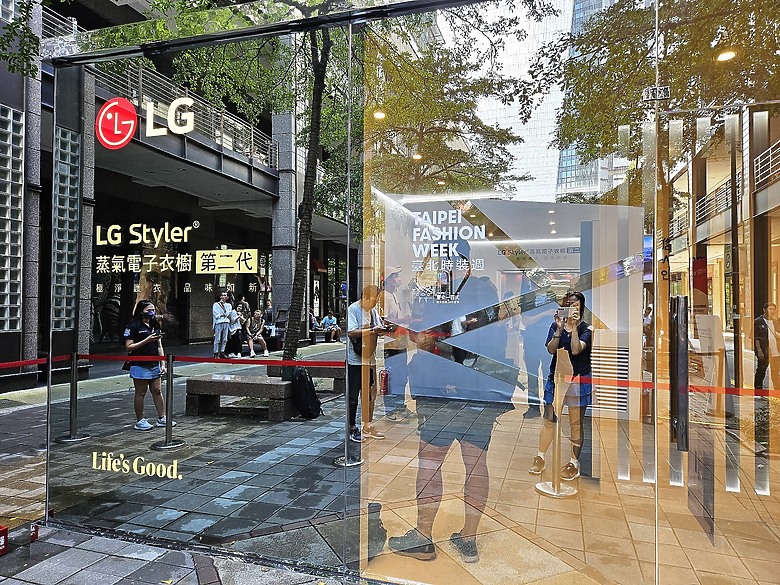 想要有潔淨香香的衣服嗎?《 第二代的LG Styler蒸氣電子衣櫥 體驗會 》心得分享